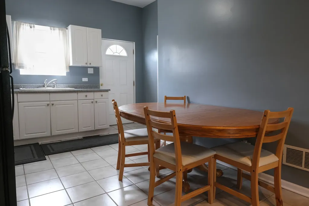 731 West 48th Place Chicago IL 60609