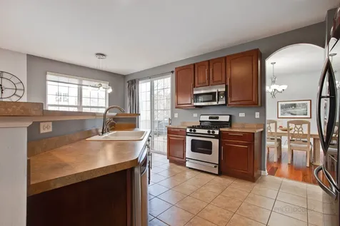 620 Geneva Court Indian Creek IL 60061