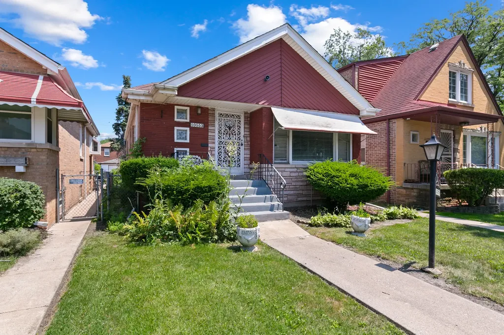 10553 South Calumet Avenue Chicago IL 60628