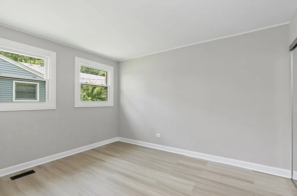 2204 Hawk Lane Rolling Meadows IL 60008