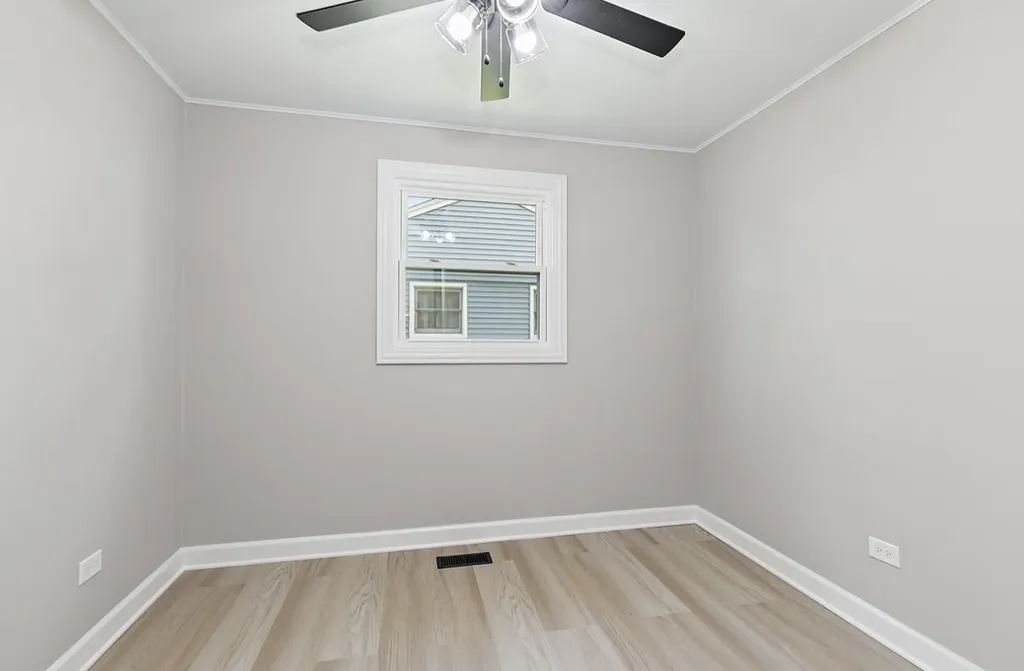 2204 Hawk Lane Rolling Meadows IL 60008