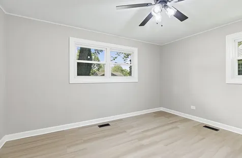 2204 Hawk Lane Rolling Meadows IL 60008
