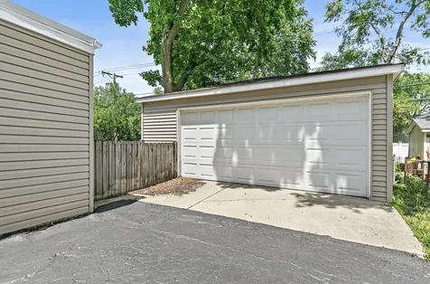 2204 Hawk Lane Rolling Meadows IL 60008