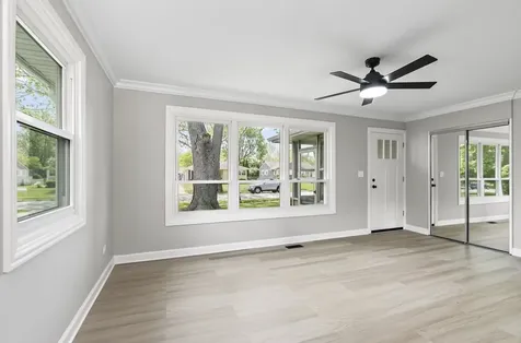 2204 Hawk Lane Rolling Meadows IL 60008