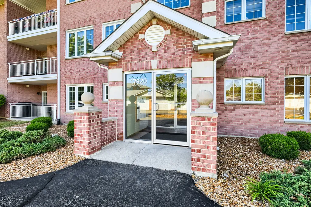 17920 Settlers Pond Way Orland Park IL 60467