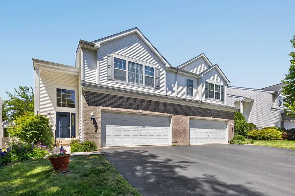 711 Red Oak Court Naperville IL 60563