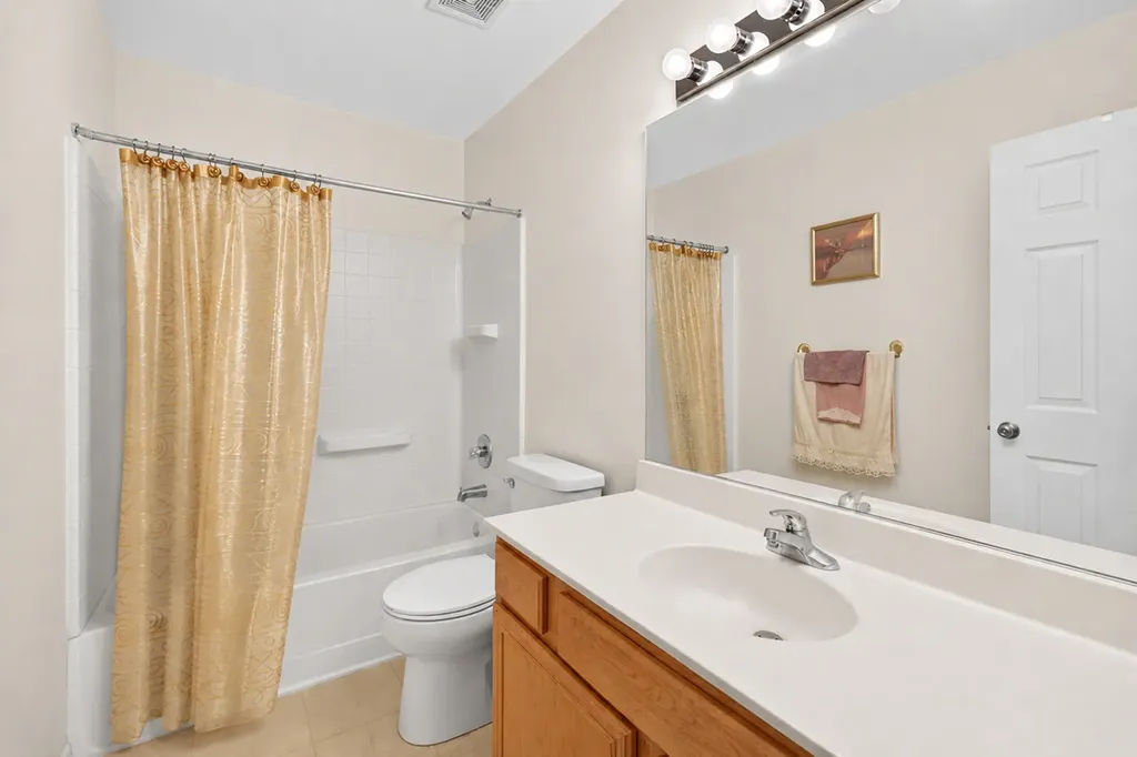 711 Red Oak Court Naperville IL 60563