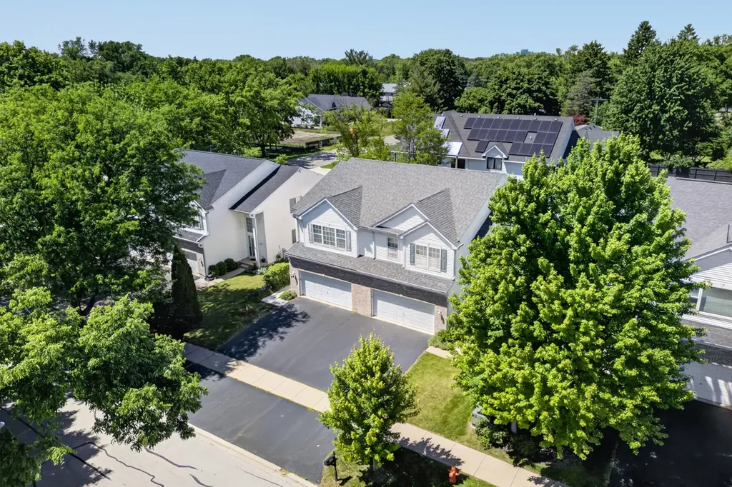 711 Red Oak Court Naperville IL 60563