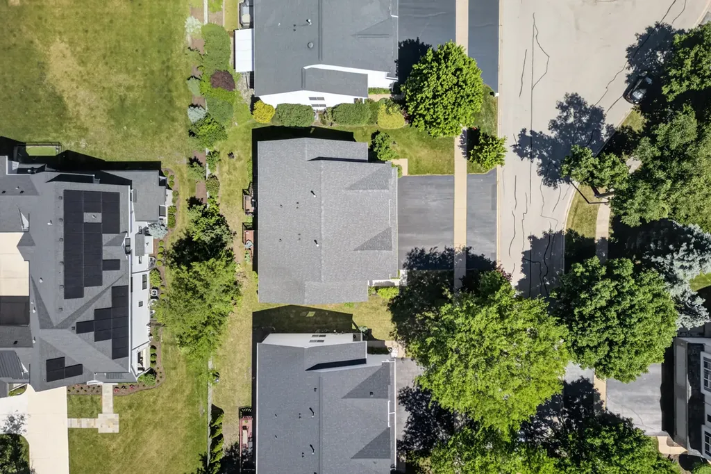 711 Red Oak Court Naperville IL 60563