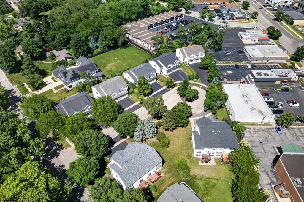 711 Red Oak Court Naperville IL 60563