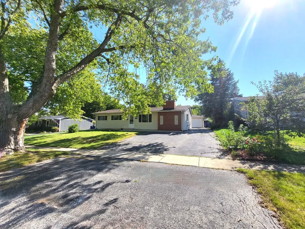 18455 West Meadow Lane Gurnee IL 60031