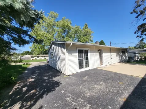 18455 West Meadow Lane Gurnee IL 60031