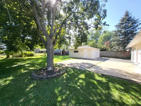 18455 West Meadow Lane Gurnee IL 60031