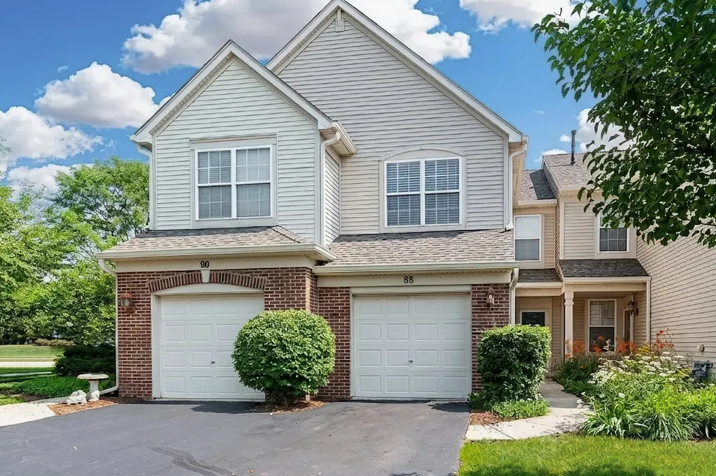 90 Pimlico Court Grayslake IL 60030
