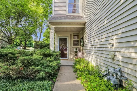90 Pimlico Court Grayslake IL 60030
