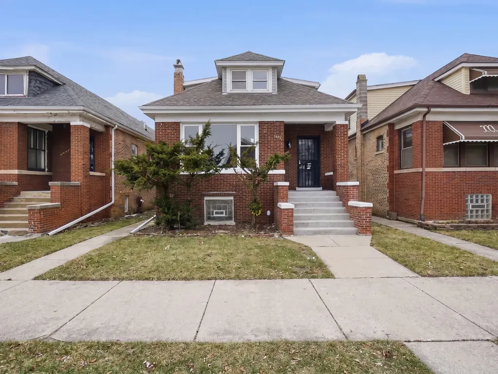 8011 South Dante Avenue Chicago IL 60619
