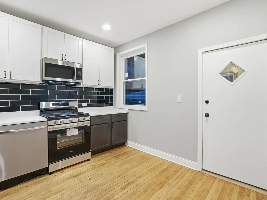 8011 South Dante Avenue Chicago IL 60619