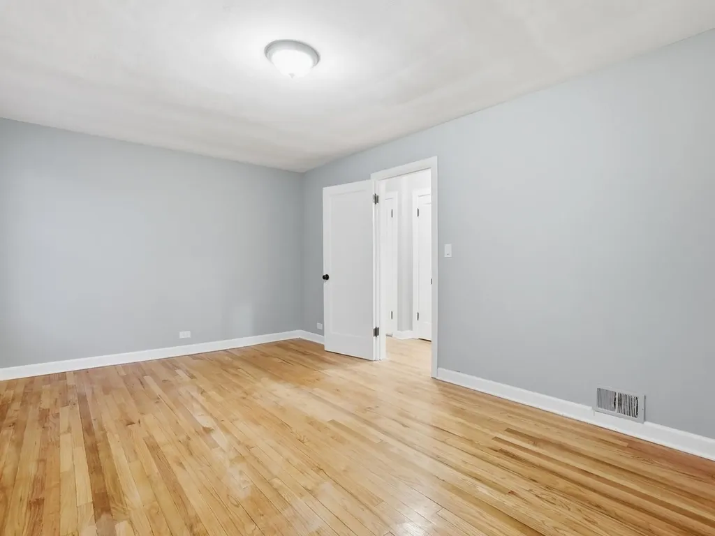 8011 South Dante Avenue Chicago IL 60619