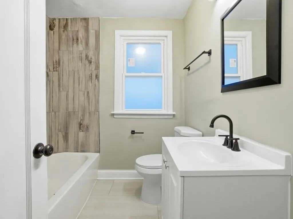 8011 South Dante Avenue Chicago IL 60619