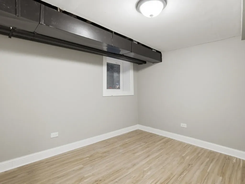 8011 South Dante Avenue Chicago IL 60619
