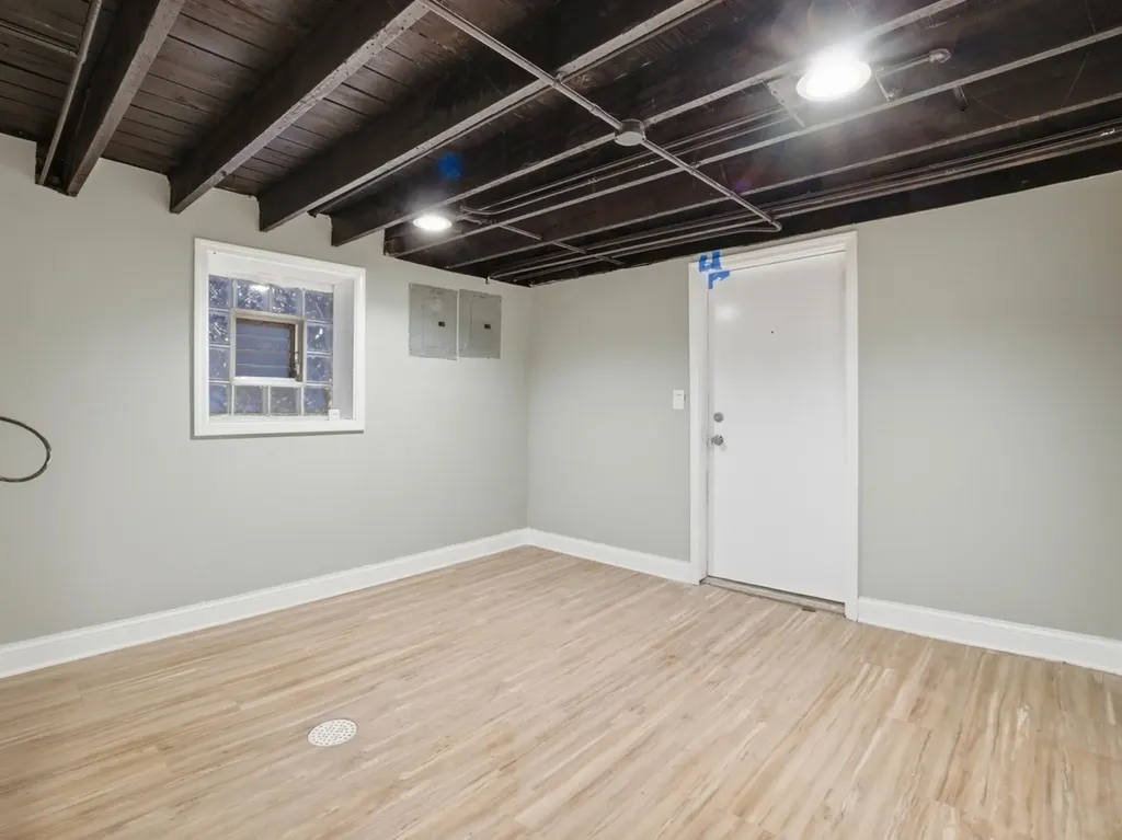 8011 South Dante Avenue Chicago IL 60619