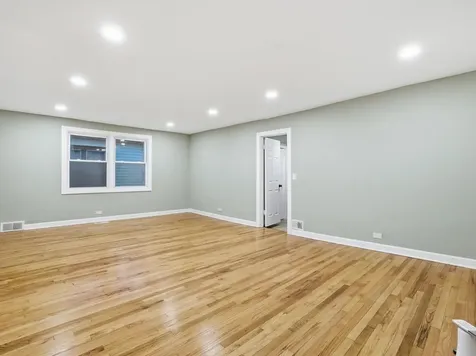 8011 South Dante Avenue Chicago IL 60619