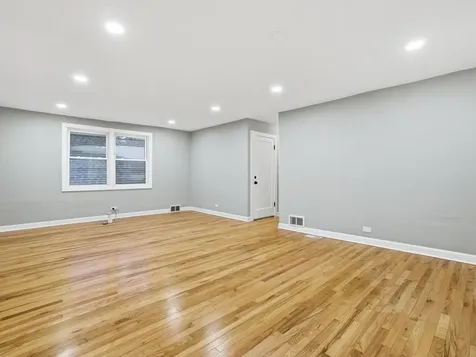 8011 South Dante Avenue Chicago IL 60619