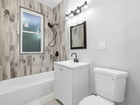 8011 South Dante Avenue Chicago IL 60619