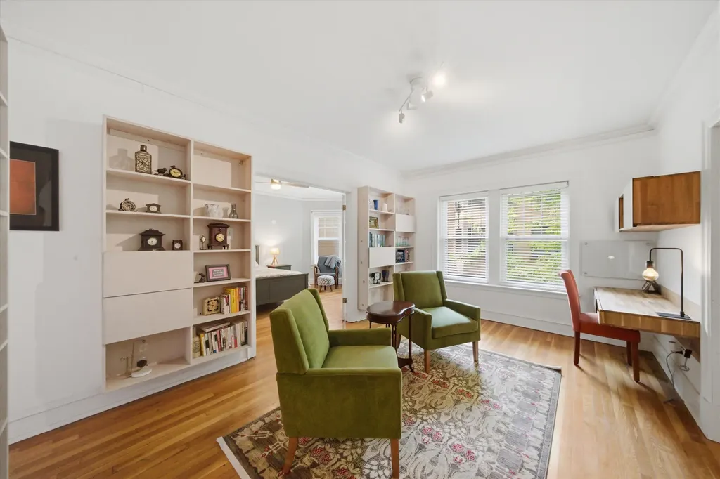 1425 West Summerdale Avenue Chicago IL 60640