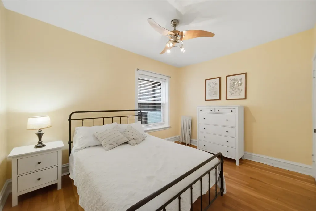 1425 West Summerdale Avenue Chicago IL 60640