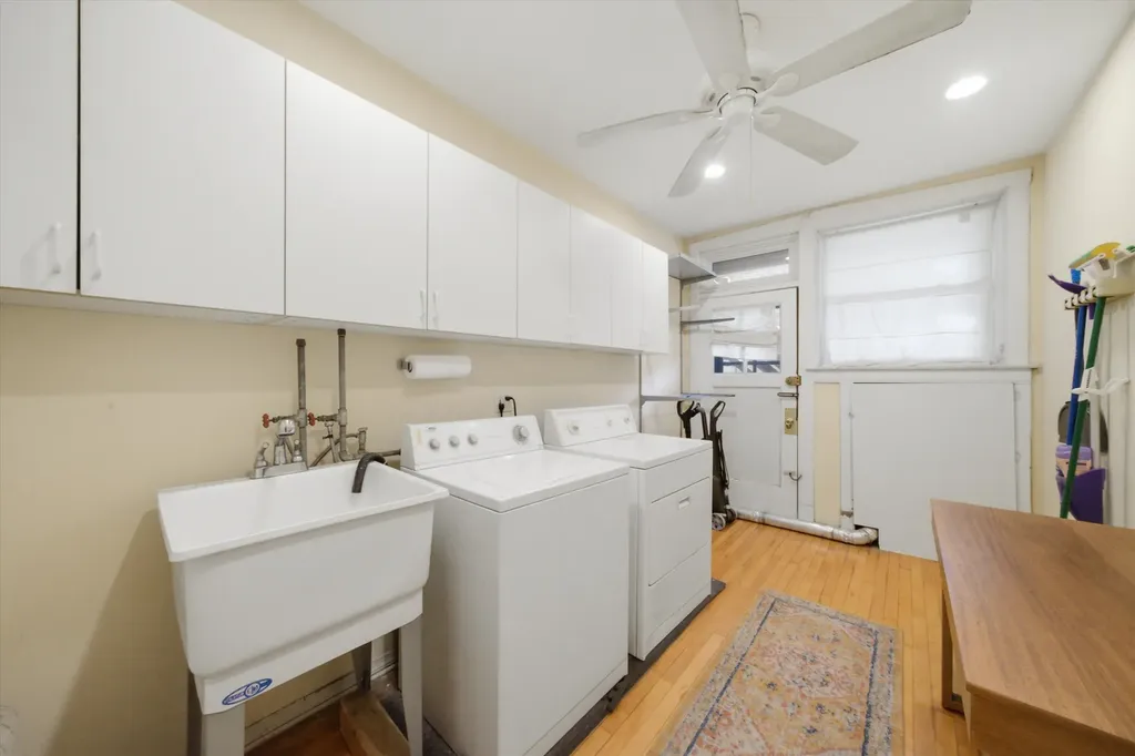 1425 West Summerdale Avenue Chicago IL 60640