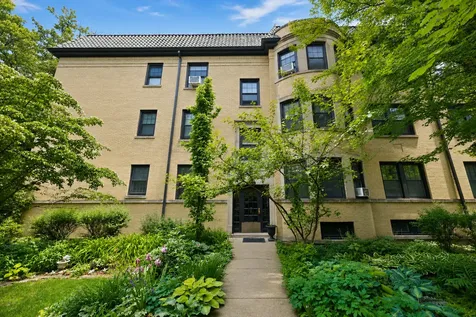 1425 West Summerdale Avenue Chicago IL 60640