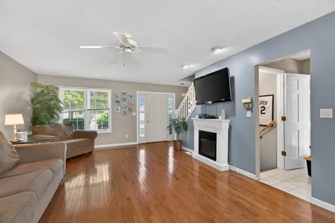 817 Adrienne Avenue Ottawa IL 61350