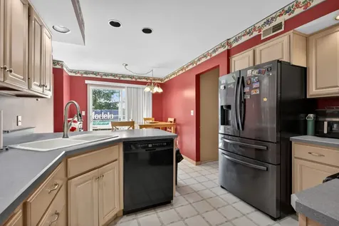 817 Adrienne Avenue Ottawa IL 61350