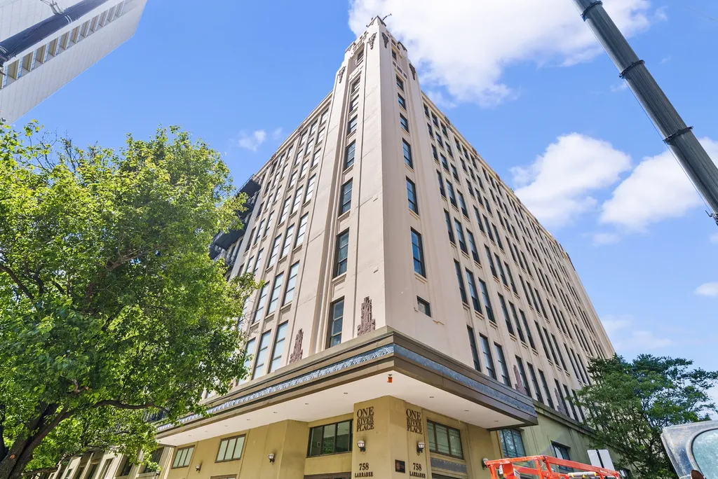 758 North Larrabee Street Chicago IL 60654