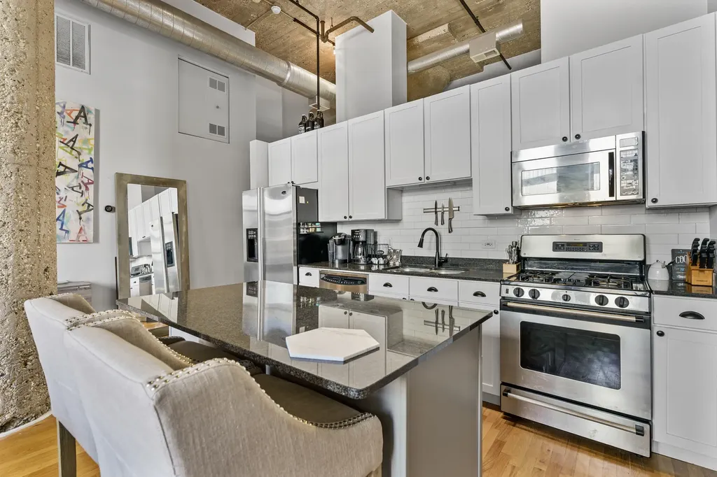 758 North Larrabee Street Chicago IL 60654