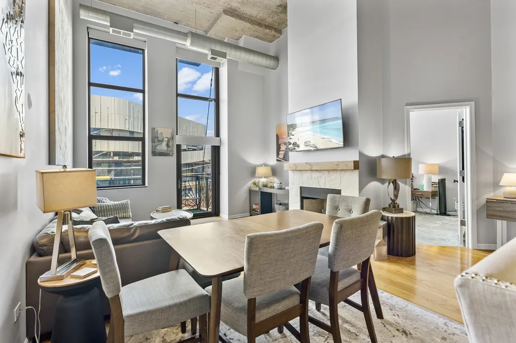 758 North Larrabee Street Chicago IL 60654