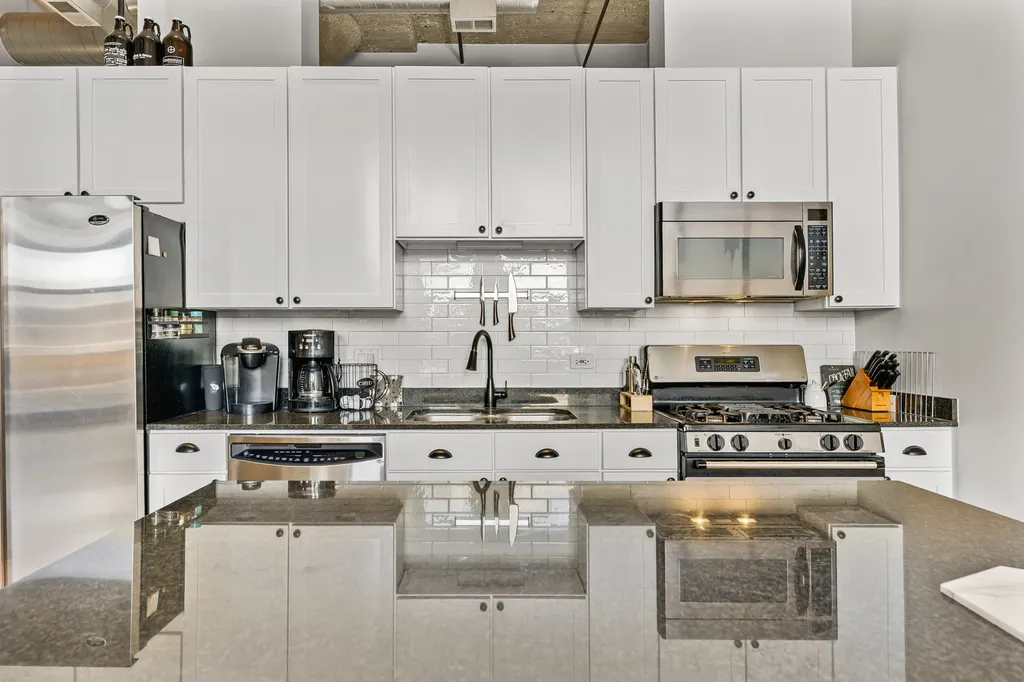 758 North Larrabee Street Chicago IL 60654
