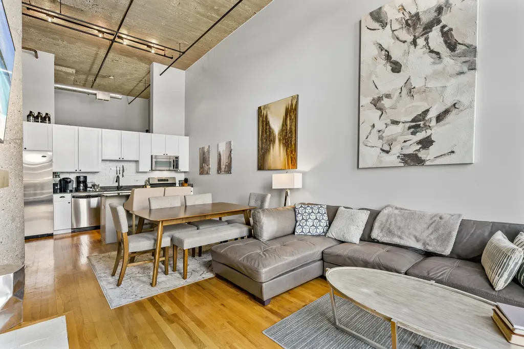 758 North Larrabee Street Chicago IL 60654