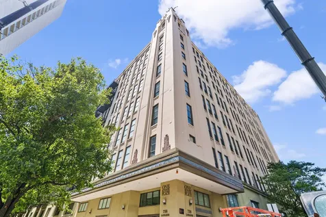 758 North Larrabee Street Chicago IL 60654