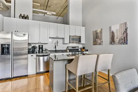 758 North Larrabee Street Chicago IL 60654