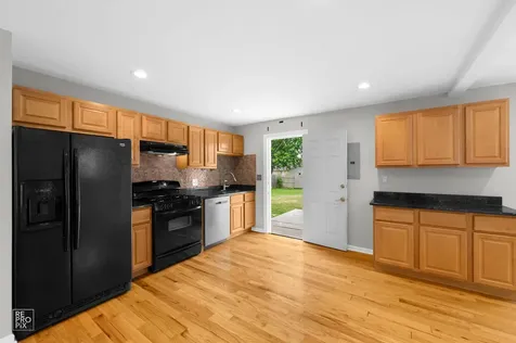 75 Kingman Lane Hoffman Estates IL 60169