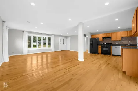 75 Kingman Lane Hoffman Estates IL 60169