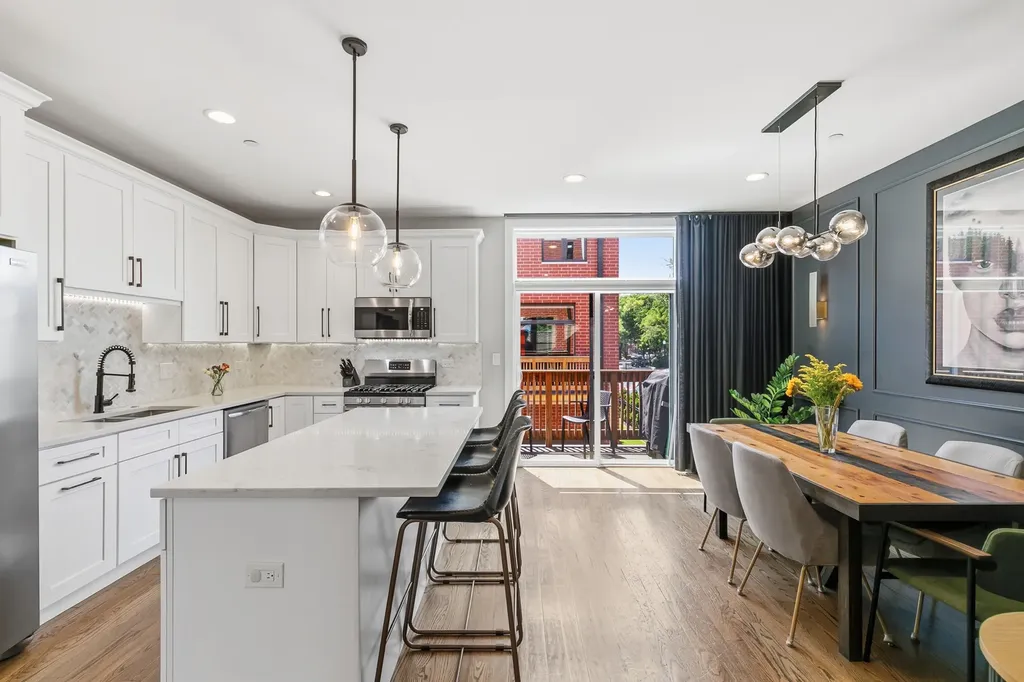 2241 West Coulter Street Chicago IL 60608