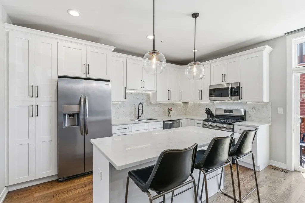 2241 West Coulter Street Chicago IL 60608