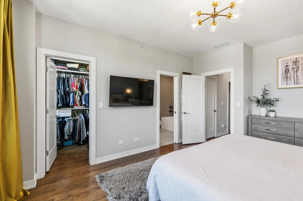 2241 West Coulter Street Chicago IL 60608