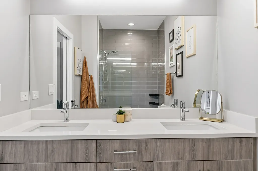 2241 West Coulter Street Chicago IL 60608