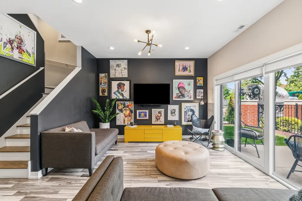 2241 West Coulter Street Chicago IL 60608