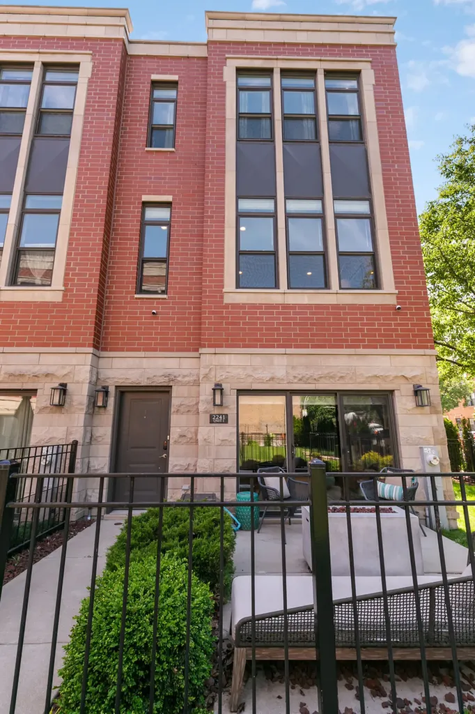 2241 West Coulter Street Chicago IL 60608