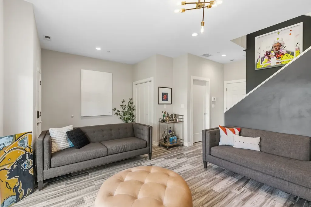 2241 West Coulter Street Chicago IL 60608